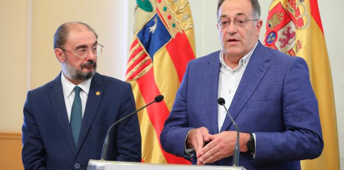 Presidente de Aragón, Javier Lambán, junto con la consejera de Economía, Planificación y Empleo, Marta Gastón, han mantenido una reunión con directivos de la empresa APRC, que va a instalarse en Plaza