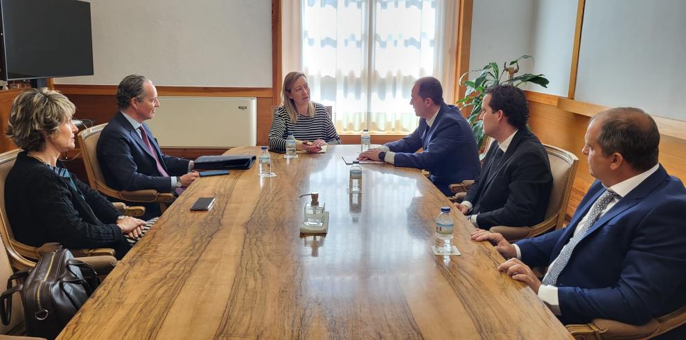 Nueve millones de inversión y 30 empleos en un nuevo centro oficial de vehículo industrial de DAF en Plaza Nueve millones de inversión y 30 empleos en un nuevo centro oficial de vehículo industrial de DAF en Plaza