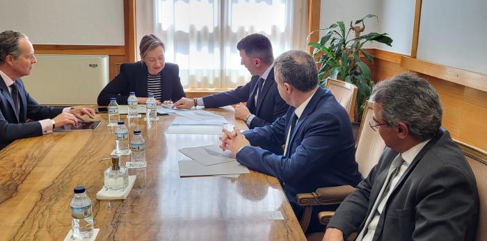 La consejera de Economía, Marta Gastón, se reúne con los promotores de Trucks Stay por un nuevo proyecto que se ubicará en la Plataforma Logística de Zaragoza (Plaza)