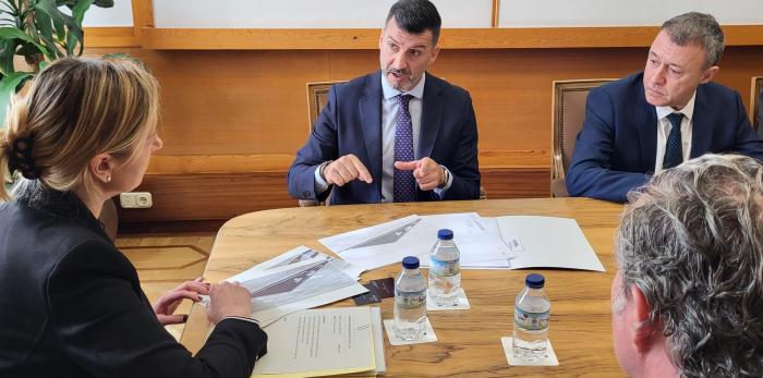 La consejera de Economía, Marta Gastón, se reúne con los promotores de Trucks Stay por un nuevo proyecto que se ubicará en la Plataforma Logística de Zaragoza (Plaza)