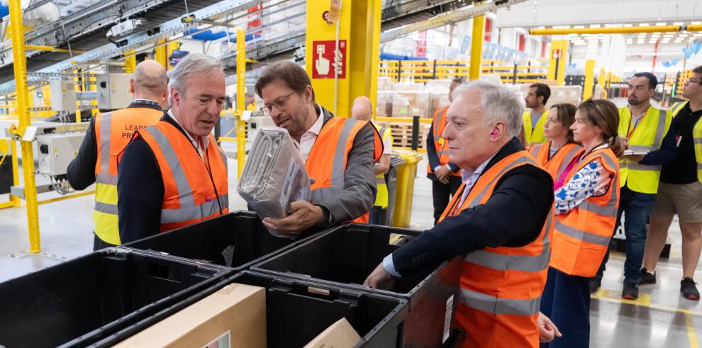 Azcón celebra que Amazon haya “superado todas sus expectativas en producción y puestos de trabajo” en su Centro Logístico de Zaragoza Azcón celebra que Amazon haya “superado todas sus expectativas en producción y puestos de trabajo” en su Centro Logístico de Zaragoza
